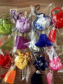 佩戴中药香囊 迎接端午佳节